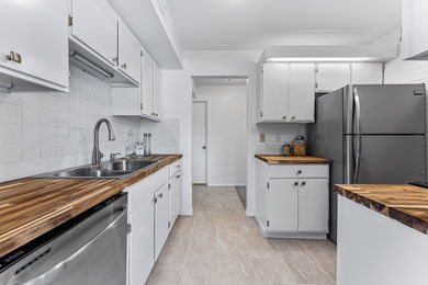 011-500-Manhattan-Dr-C2