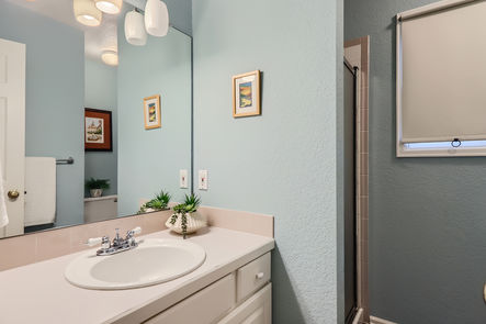 407 E Baseline Rd &#8211; Print Quality &#8211; 016 &#8211; 15 Bathroom