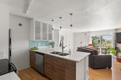 695-Manhattan-Pl-208