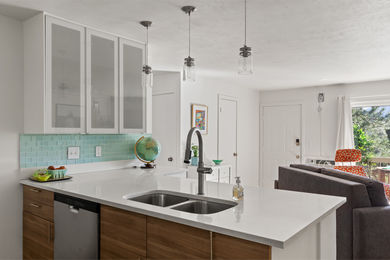 695-Manhattan-Pl-208
