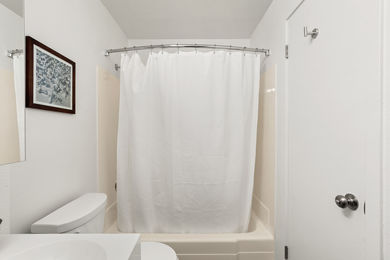 695-Manhattan-Pl-208
