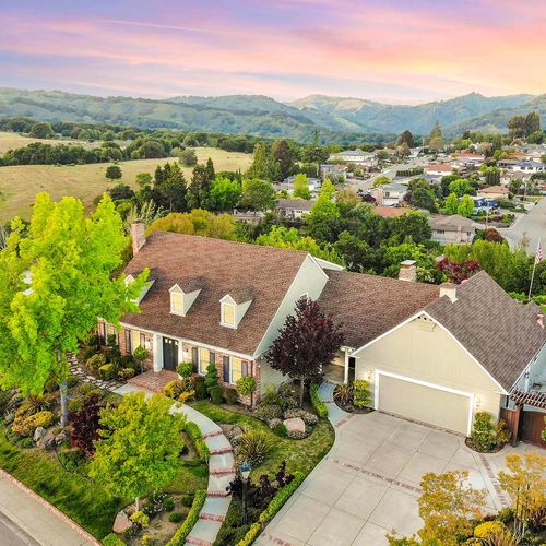 Who Is the Best Local Real Estate Expert in Castro Valley?