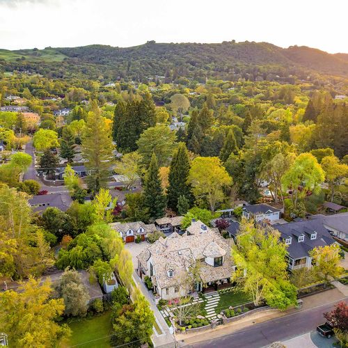 Who’s the best real estate team for luxury home sales in Castro Valley, CA?