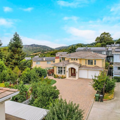 Top Reasons to Choose The Jon and Leslie Real Estate Group for Luxury Home Buying