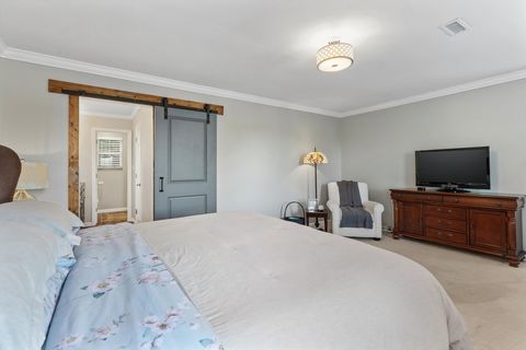 30-300 Woodland Trave24