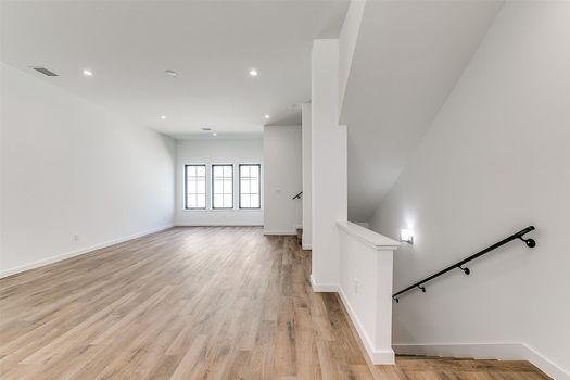 2c6f9ad89cb23fe6bfaa7096741b8445-uncropped_scaled_within_1344_1008