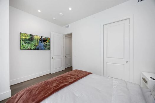 fa9979a0219352e2a951cfc350757b3e-uncropped_scaled_within_1536_1152