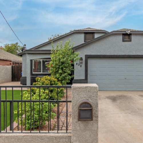 Curb Appeal in 2026: What Actually Helps Homes Sell Faster in Phoenix