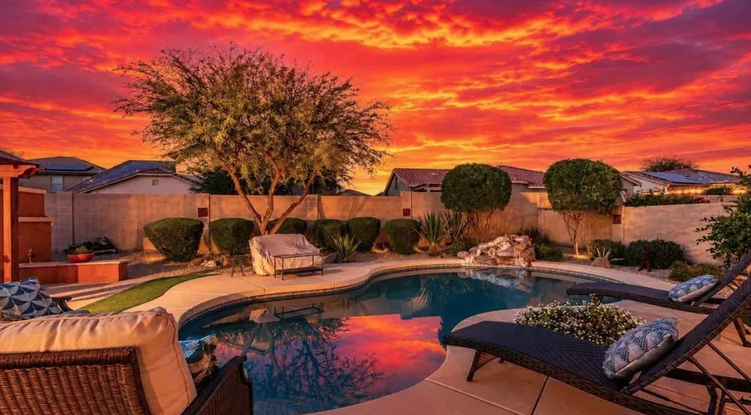 Buying a Phoenix Home? Why the Backyard De…