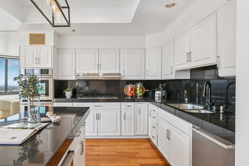 19-print-Wilshire Blvd-L2307-019