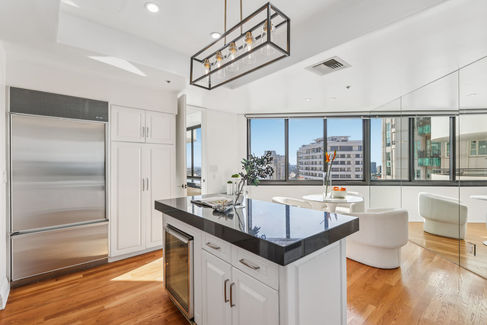 21-print-Wilshire Blvd-L2307-021