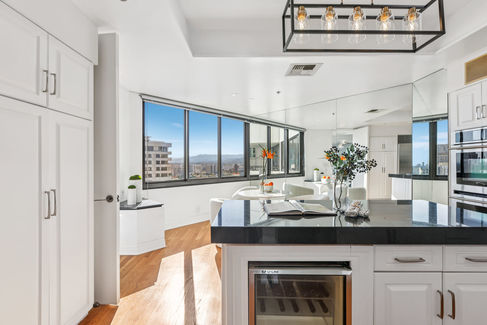 23-print-Wilshire Blvd-L2307-023