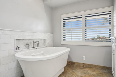 36-print-Via Victoria-0306-034