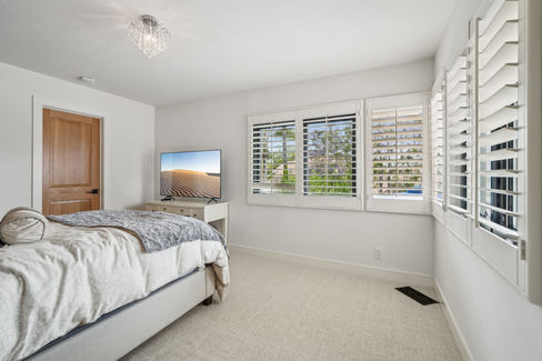 44-print-Via Victoria-0306-042