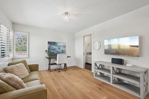 48-print-Via Victoria-0306-046