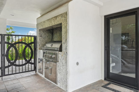 63-print-Via Victoria-0306-061