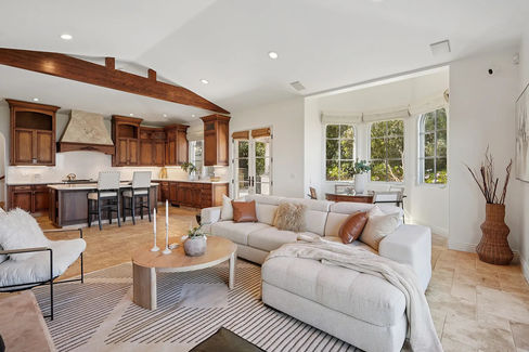 c5d3e2589c086d880a7eb43d4a72f4a7-uncropped_scaled_within_1536_1152