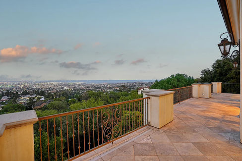 fa3767f6f799337d667ff8122974b26b-uncropped_scaled_within_1536_1152