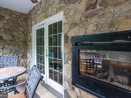 499fc688b6045c6a7ad8aa2b7f81ac4d-cc_ft_576