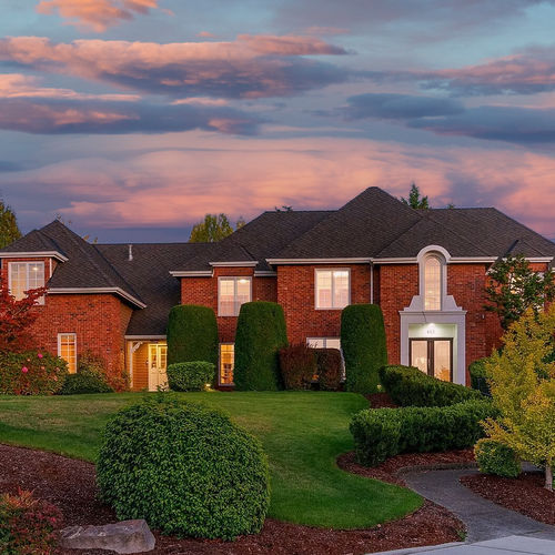 Luxury Home for Sale in Federal Way: 5-Bedroom Campus Estates Estate on Half-Acre Corner Lot