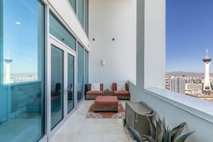 Sky-Tower-Unit-4304-109