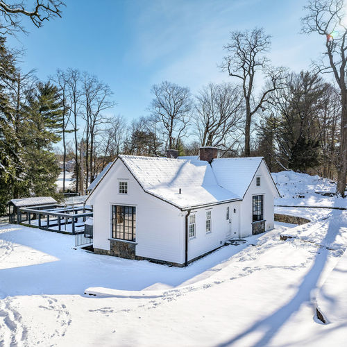 Chris Simms Looks to Sell His Connecticut Estate For $8 Million
