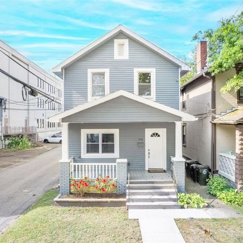 Can a Real Estate Listing Agent Help Me Avoid Legal Issues When Selling?