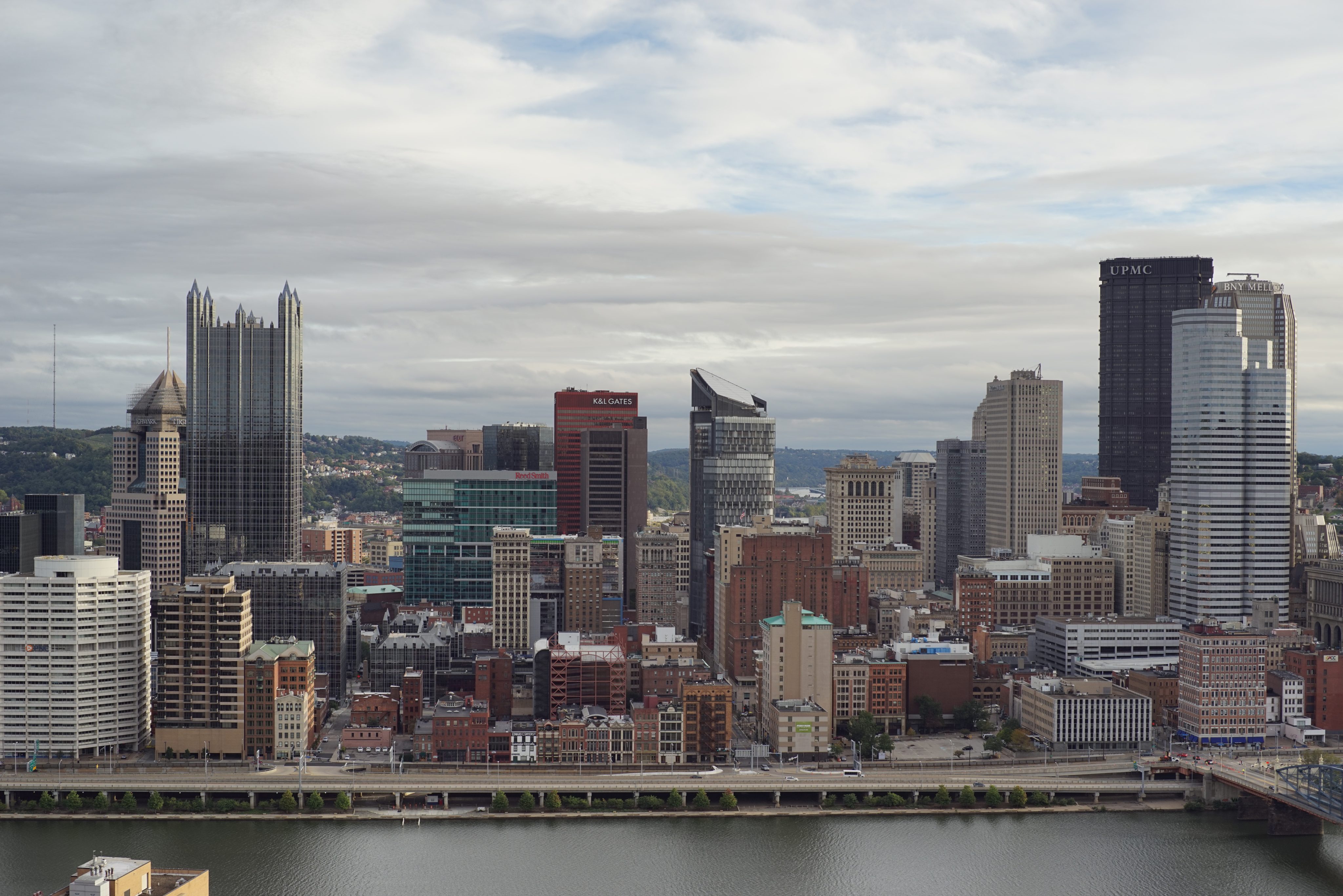 Best real estate agents Pittsburgh daytime skyline view from Mount Washington