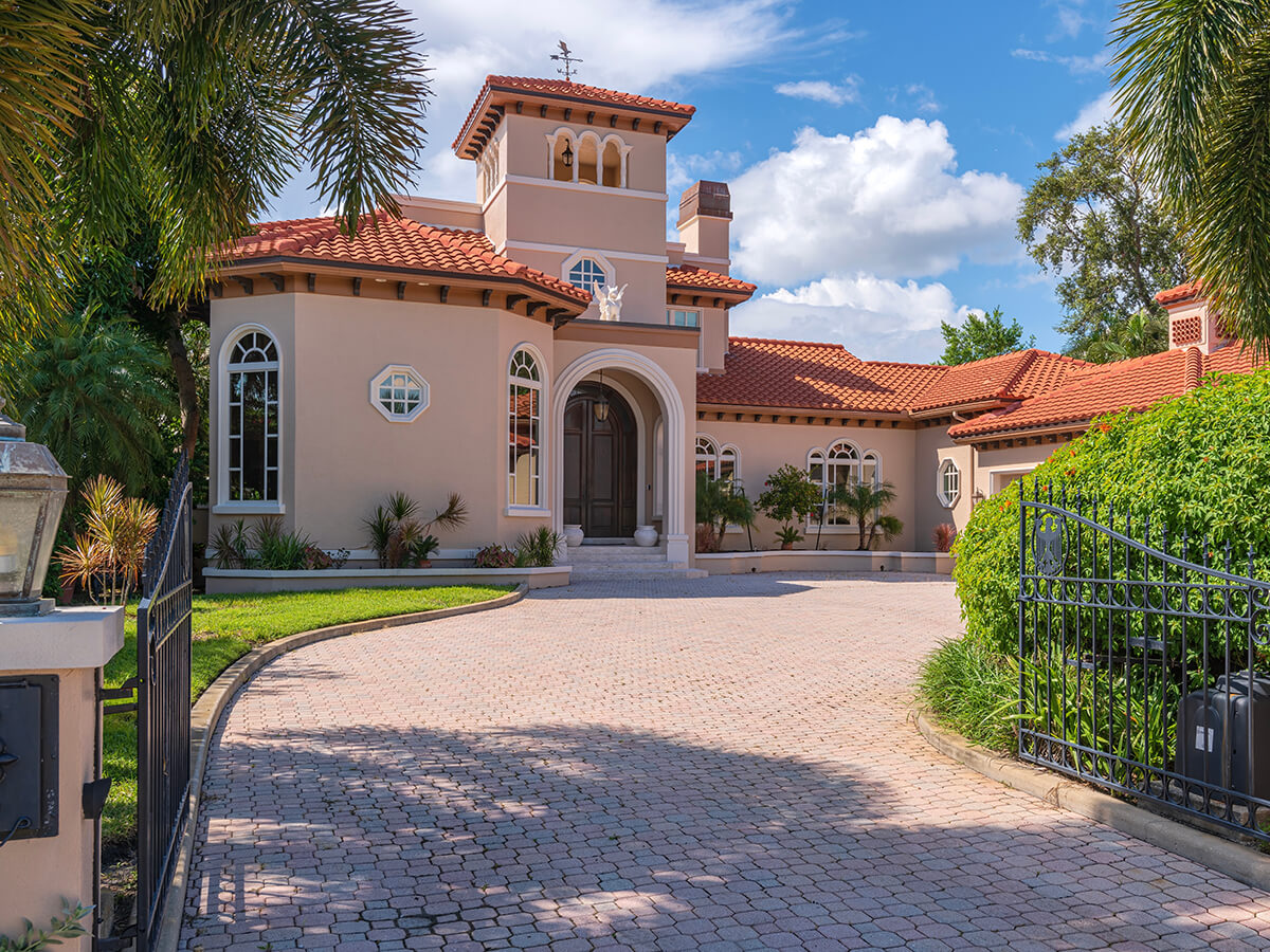 Modern-spanish-style-architecture