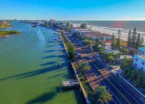 River and landscape of Indian Shores