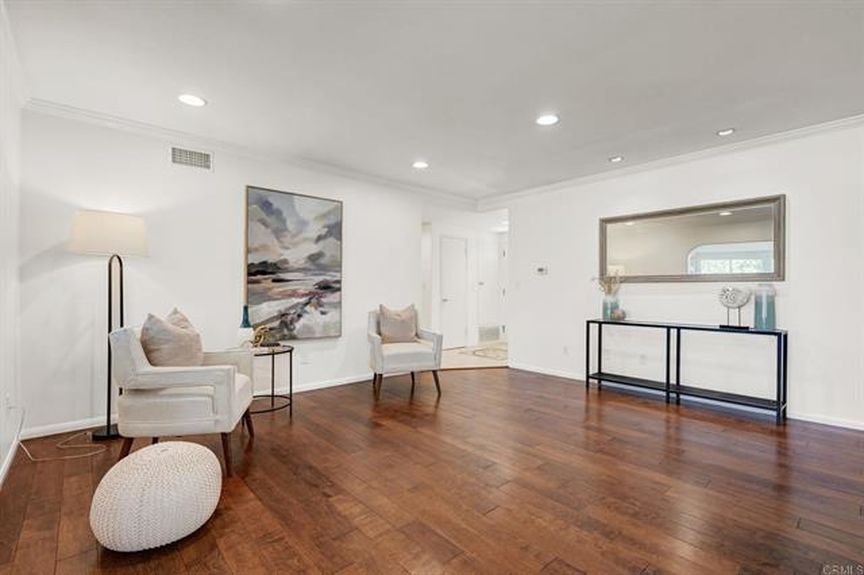 400097147-75661477-4fa6-4084-a236-85f7dc40a0be