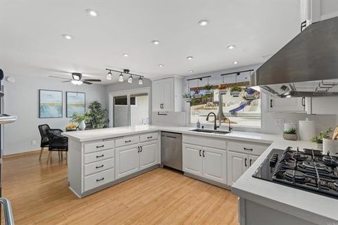 136 Helen Way (18)