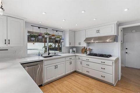 136 Helen Way (21)