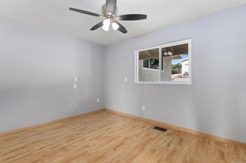 136 Helen Way (26)