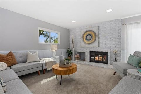 136 Helen Way (29)
