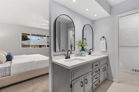 136 Helen Way (42)