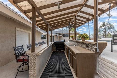 136 Helen Way (54)