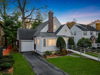 2 50 Golf Ct, Teaneck