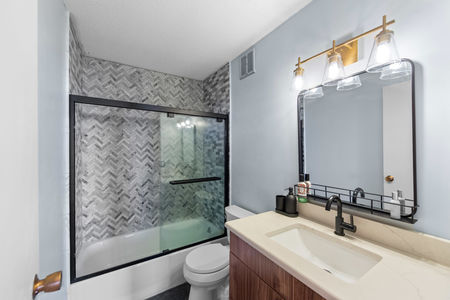 32 200 Winston Dr 2403