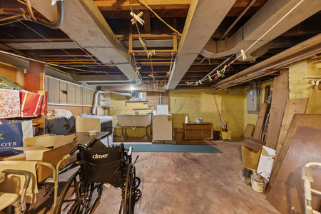 33 50 Golf Ct, Teaneck