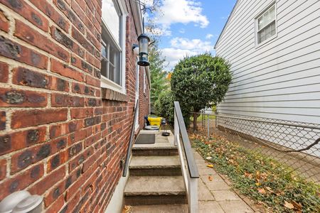 36 50 Golf Ct, Teaneck