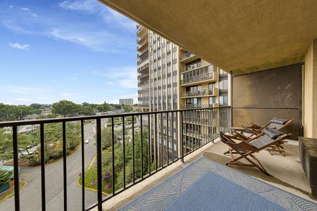 5 200 winston 716 Jason Pierce Realtor