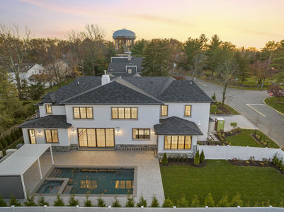 Back of 31 Geraldine Englewood Cliffs