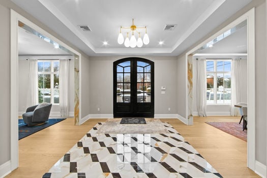 Foyer 645 Summit Englewood Cliffs NJ