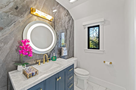 17 31 Island Trail Sparta NJ Main Level powder room