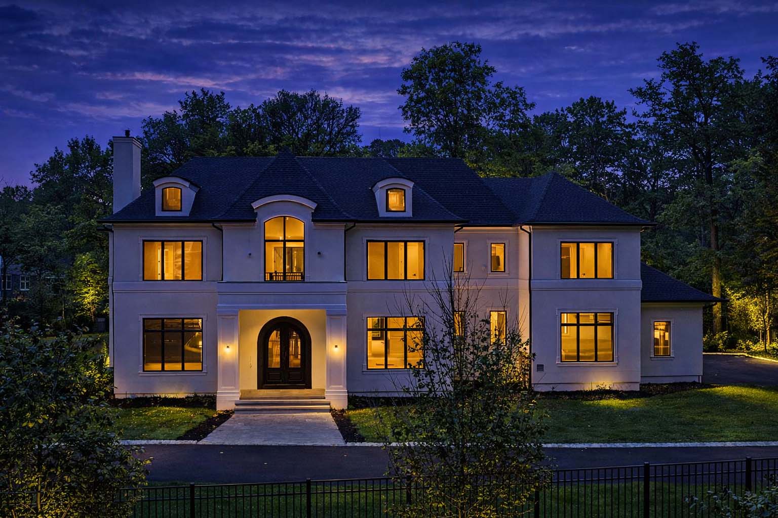 19 Allison Front Twilight Summer Clean