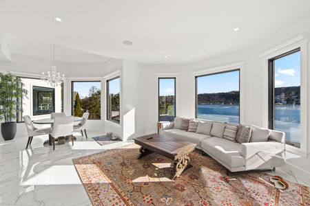 25 31 Island Trail Sparta NJ breakfast nook Main Level