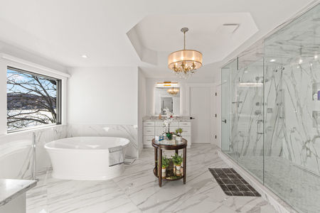 33 31 Island Trail Sparta NJ soaking tub 2nd Level