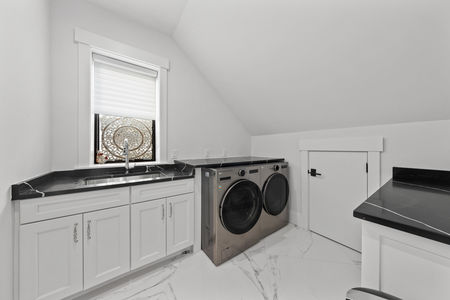 34 31 Island Trail Sparta NJ laundry 2nd Level