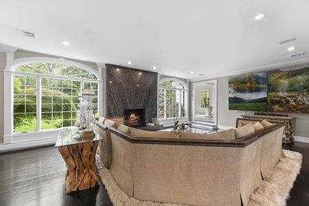 38 curved windows at 85 Sherwood Rd Norwood NJ